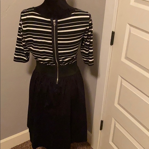 RB Collection Dress - Picture 4 of 5